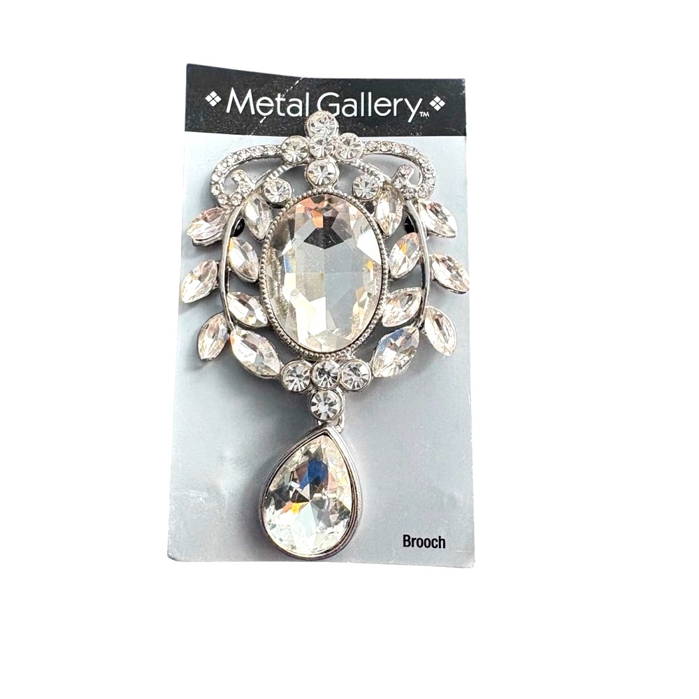 Metal Gallery Silver Tone Brooch Pin Grannycore Retro Coquette Jewelry Luxury